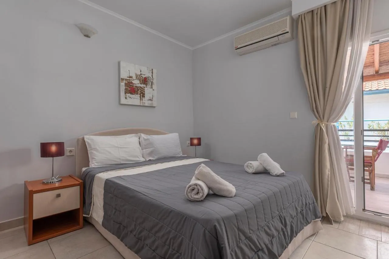 Adonis Hotel Pefkochori 2*,